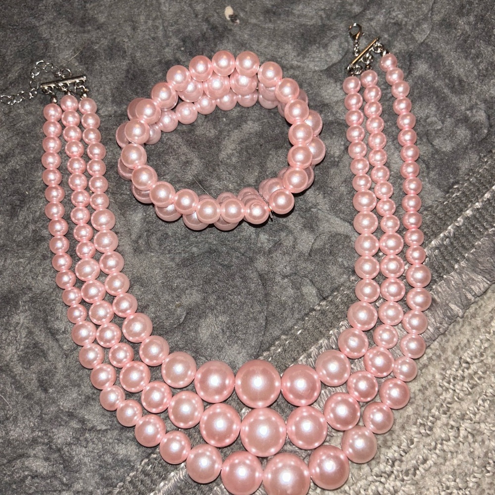 Assorted Jewelry Collection - Picture 3 of 16